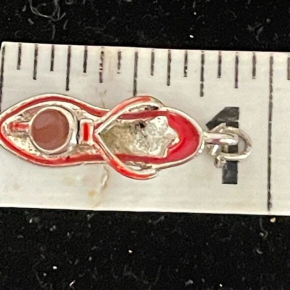 1” silver tone and red enamel heeled shoe charm - Picture 6 of 9